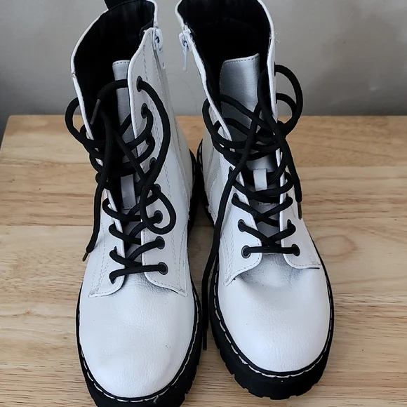 Women's White Lace-Up Boots - Picture 1 of 5